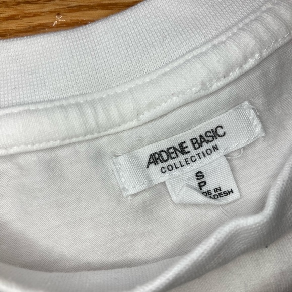 Crop top tee ⚪️ - Picture 3 of 3